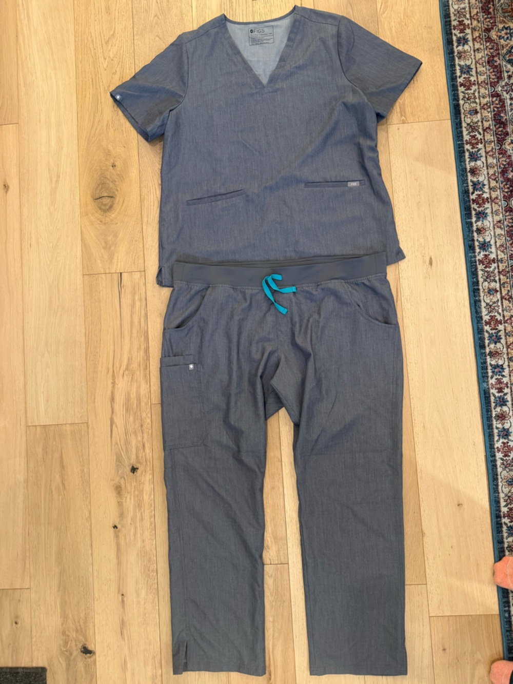FIGS scrubs grey with Teal Drawstring XXL